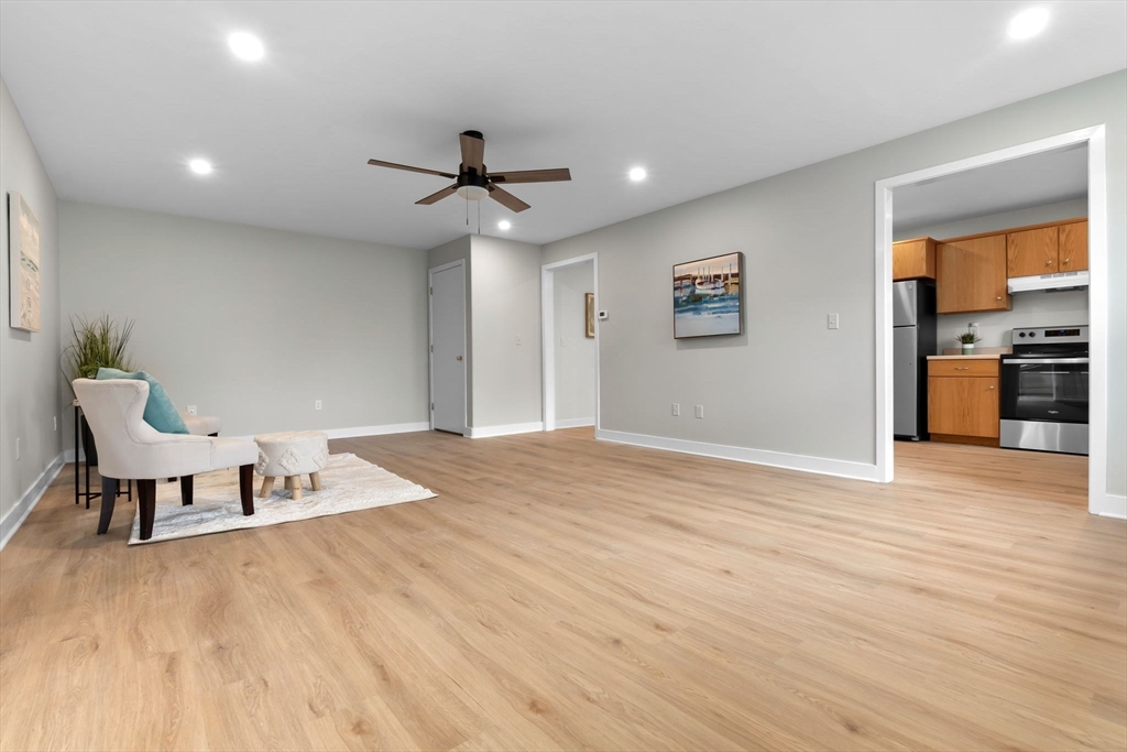 15 Bromfield Court R