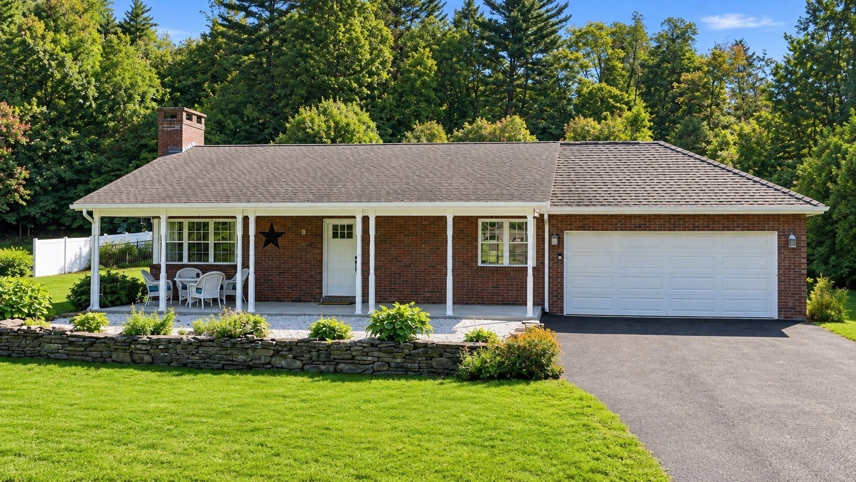 Photo of 146 Huntington Rd, Russell, MA