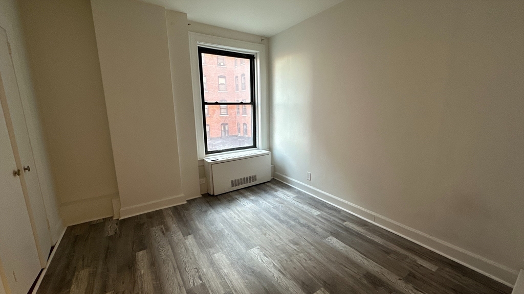 Springfield, Massachusetts 01103, United States, 2 Bedrooms Bedrooms, ,2 BathroomsBathrooms,Residential,Active,218501