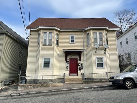 28 Grand St Lowell MA 01851