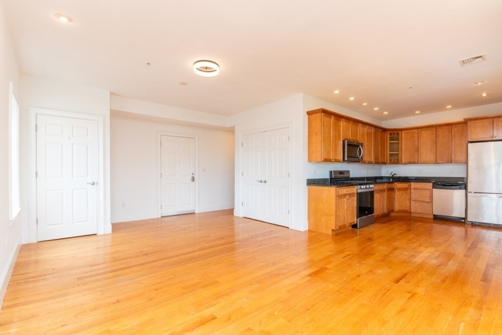 87 Franklin St 401