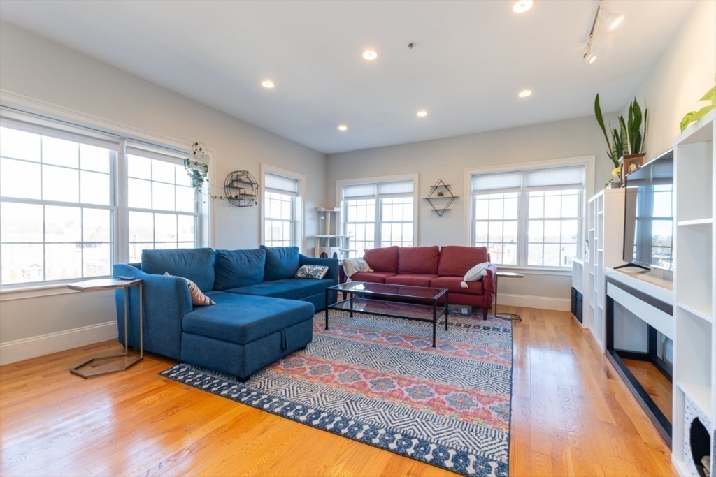 87 Franklin St 401