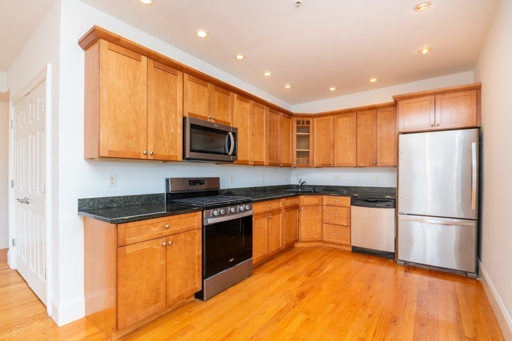 87 Franklin St 401