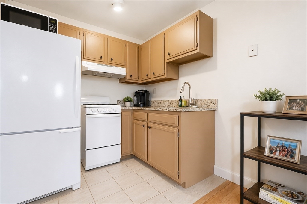 130 Emerson St 32