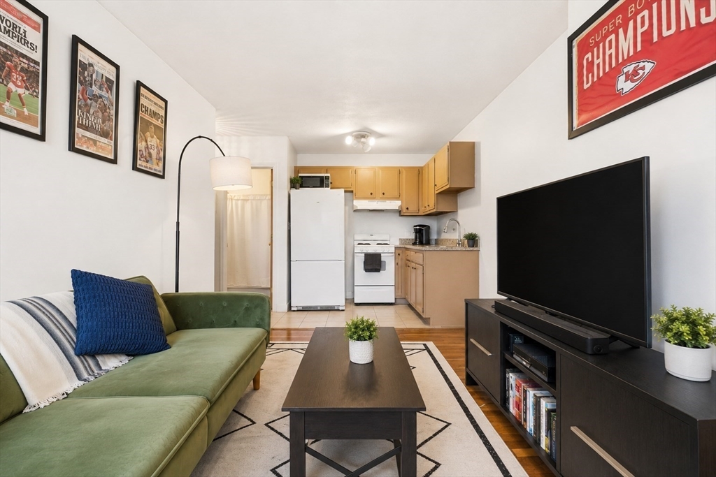 130 Emerson St 32