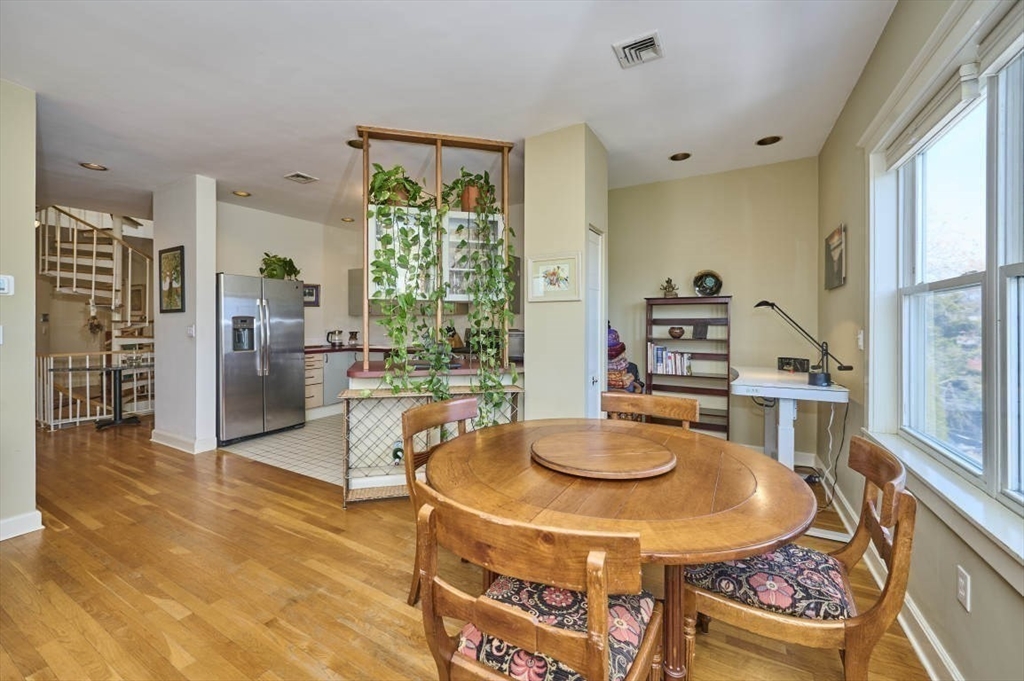 118 Trowbridge St 6