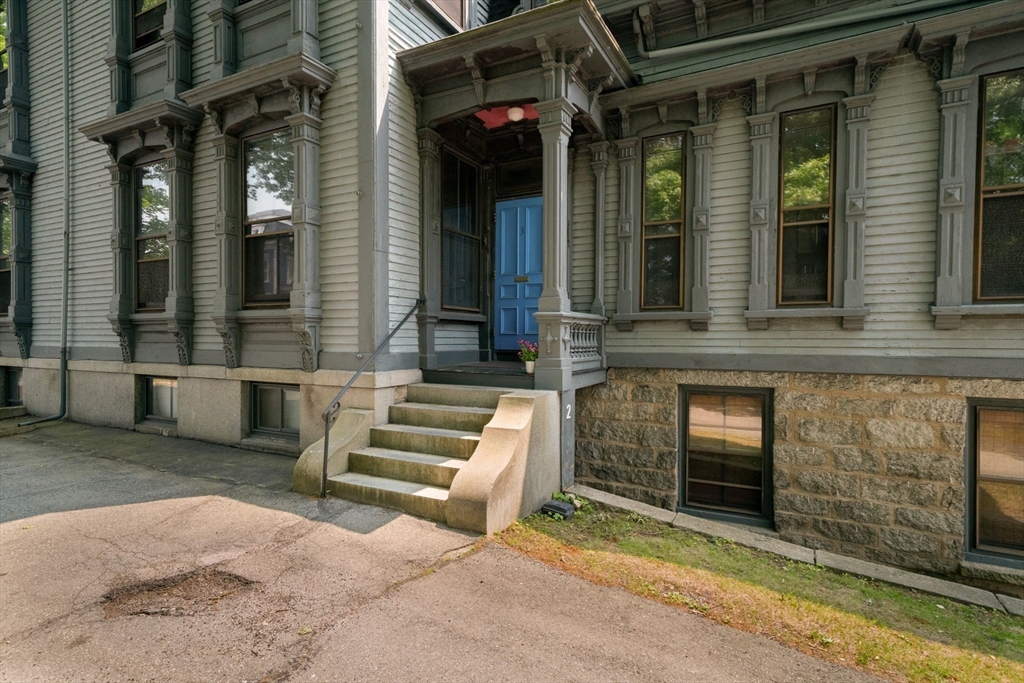 533 Locust St
