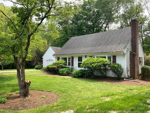 68 Briarbrook Dr Seekonk MA 02771