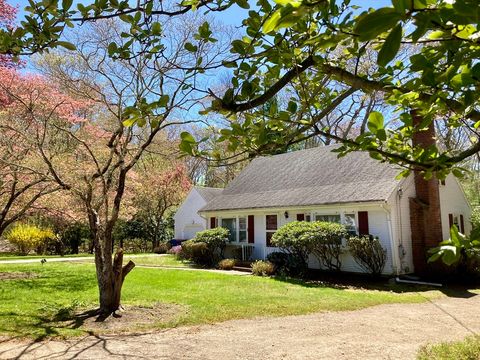 68 Briarbrook Dr Seekonk MA 02771