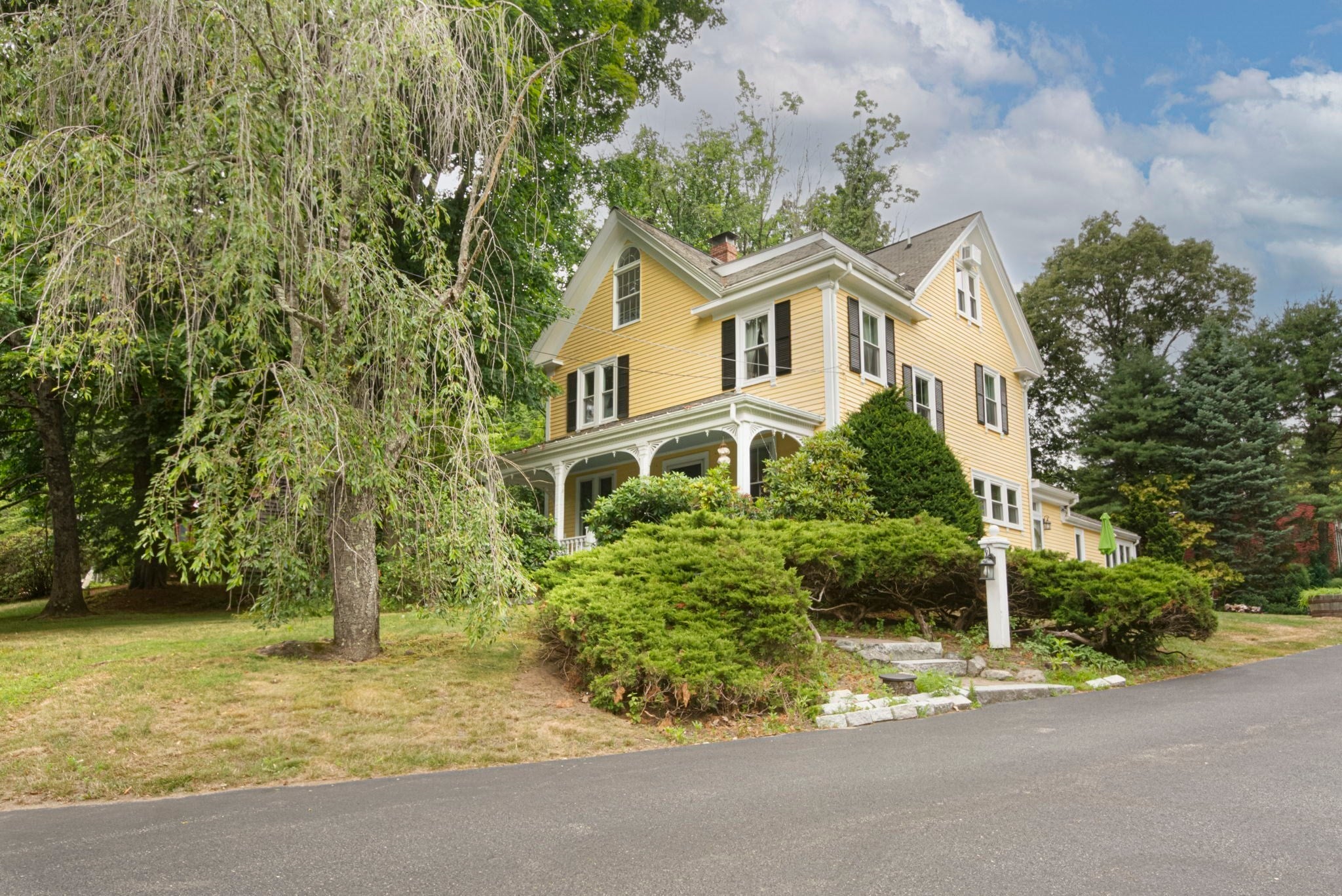 Photo of 26 Millbrook Rd, Wayland, MA