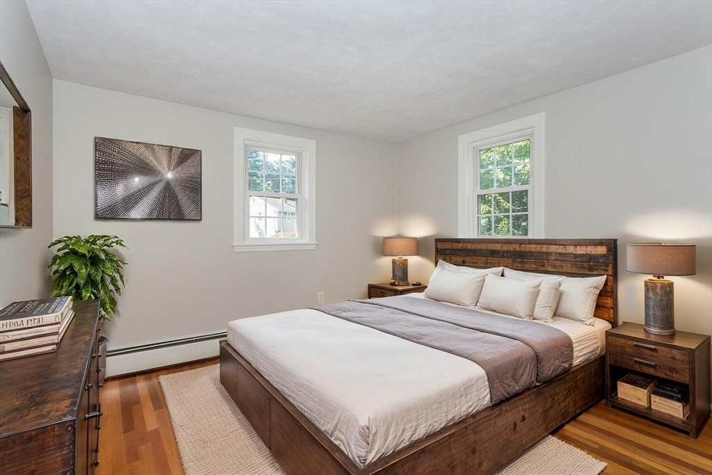 Foxboro, Massachusetts 02035, United States, 3 Bedrooms Bedrooms, ,2 BathroomsBathrooms,Residential,Contingent,211850