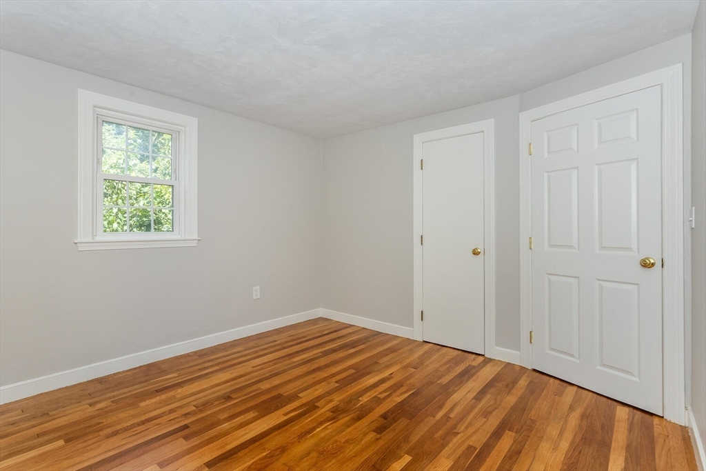 Foxboro, Massachusetts 02035, United States, 3 Bedrooms Bedrooms, ,2 BathroomsBathrooms,Residential,Contingent,211850