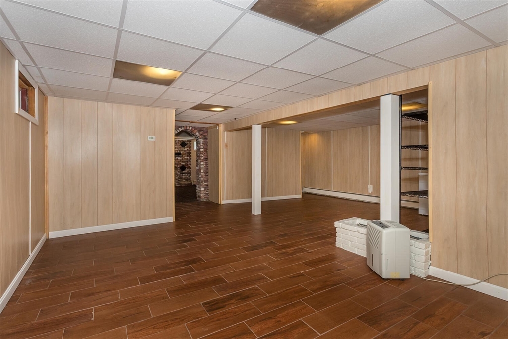 Foxboro, Massachusetts 02035, United States, 3 Bedrooms Bedrooms, ,2 BathroomsBathrooms,Residential,Contingent,211850