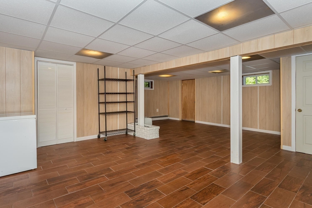 Foxboro, Massachusetts 02035, United States, 3 Bedrooms Bedrooms, ,2 BathroomsBathrooms,Residential,Contingent,211850