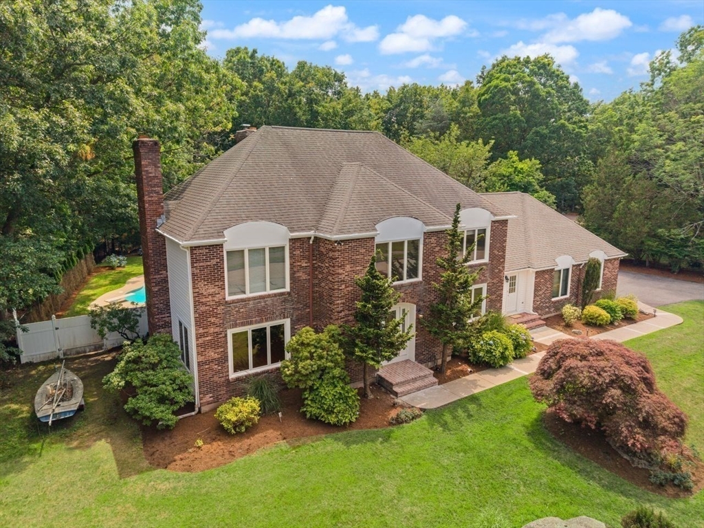 48 Castle Dr