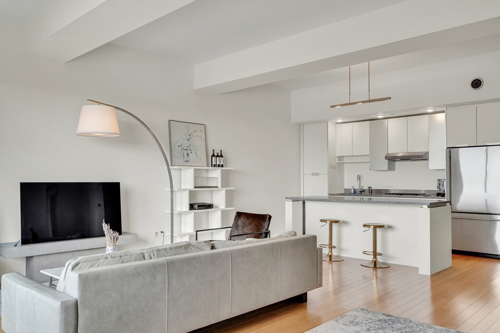 141 Dorchester Ave 906