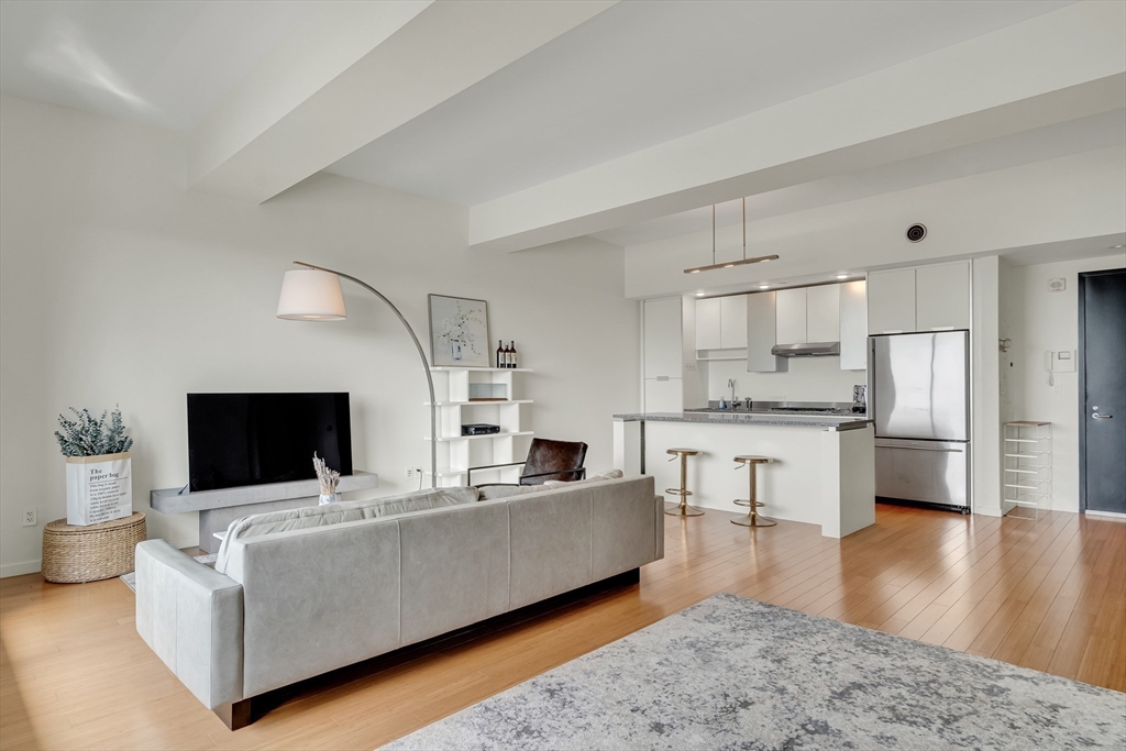 141 Dorchester Ave 906