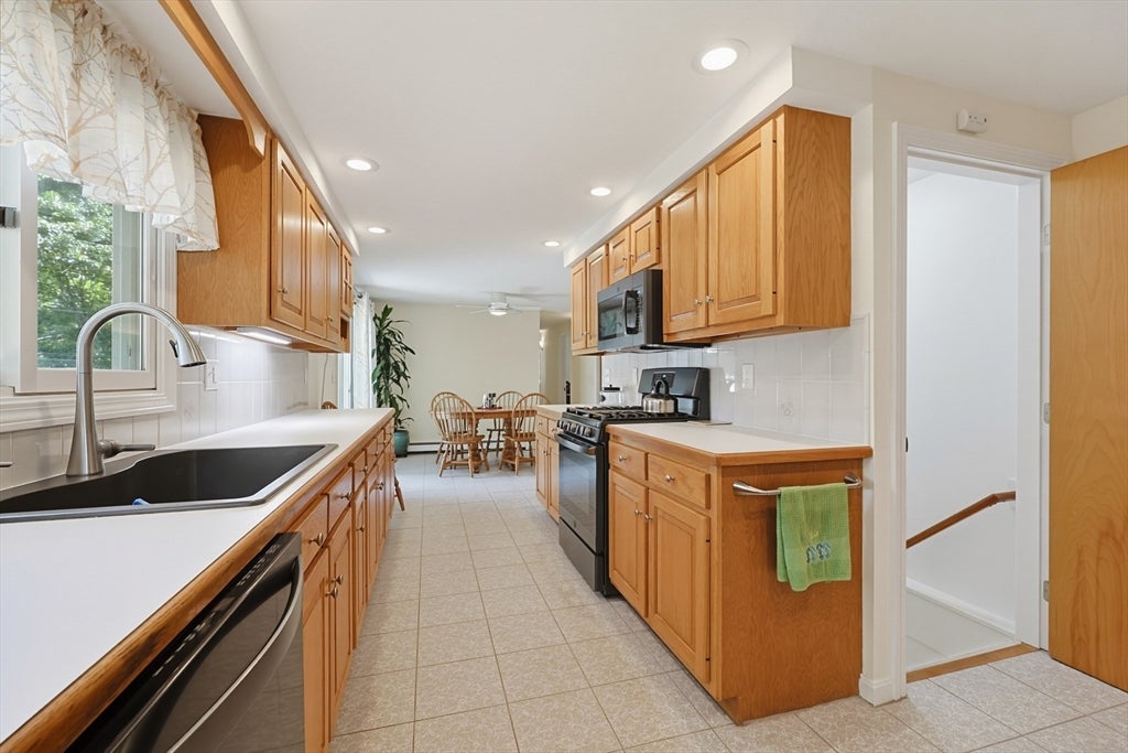 343 Central St, Foxboro, MA, 343 Central St, Foxboro, MA Photo #18