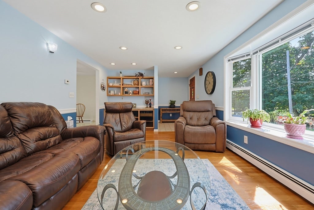 343 Central St, Foxboro, MA, 343 Central St, Foxboro, MA Photo #4