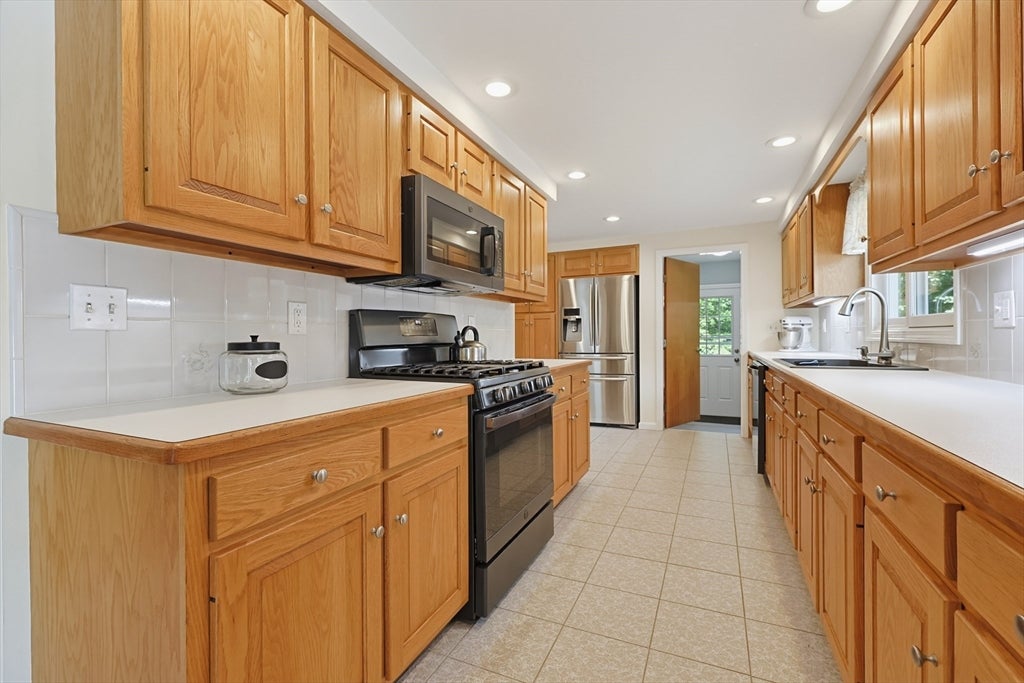 343 Central St, Foxboro, MA, 343 Central St, Foxboro, MA Photo #15