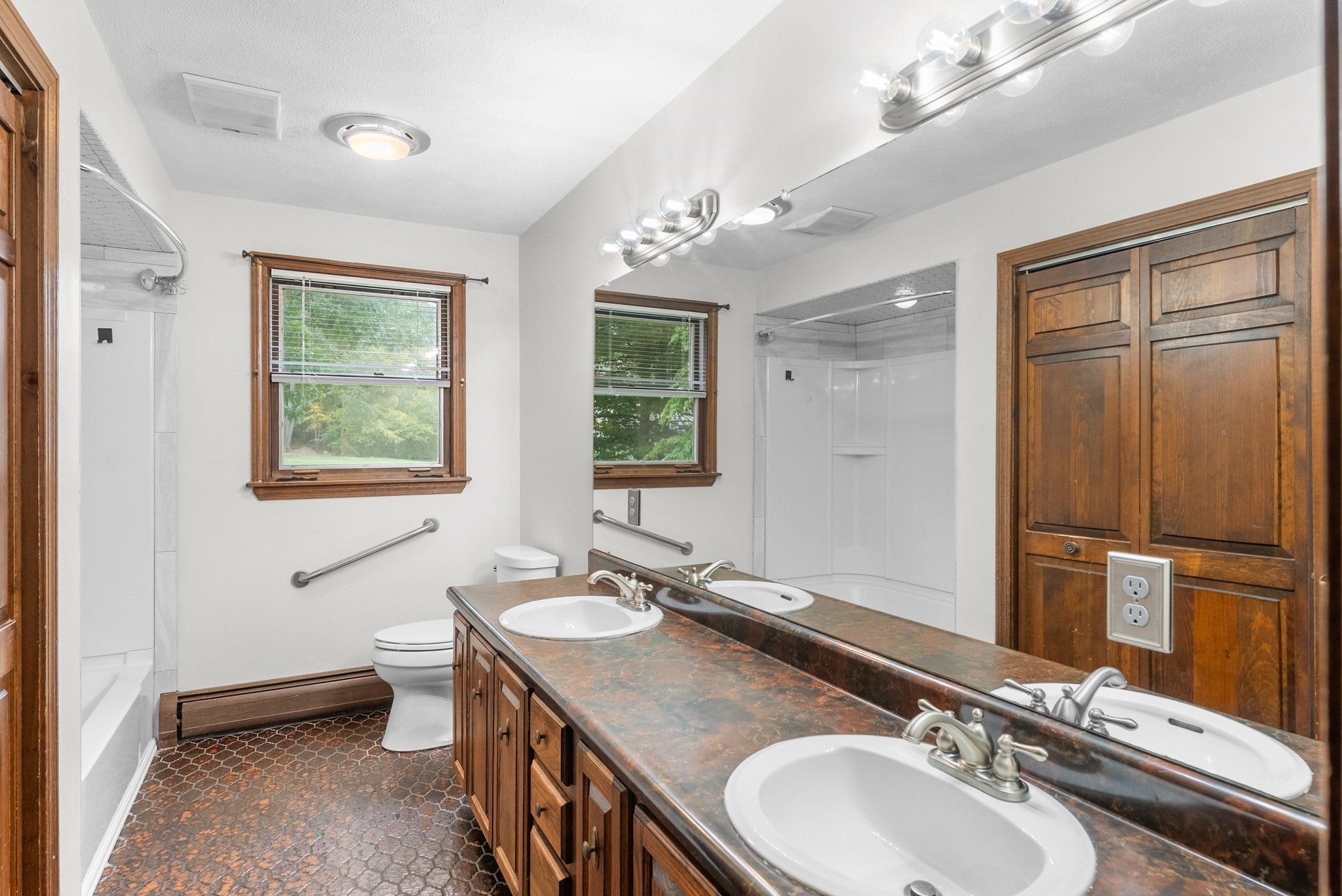 700 County St, Seekonk, MA, 700 County St, Seekonk, MA Photo #18