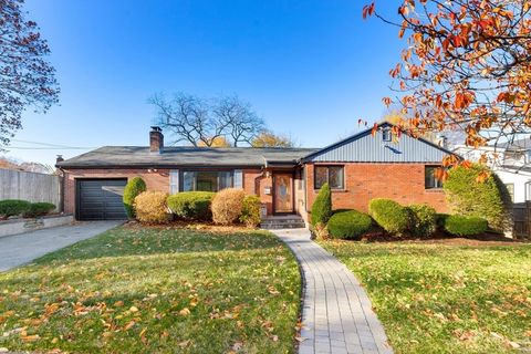 35 Alden Rd Swampscott MA 01907