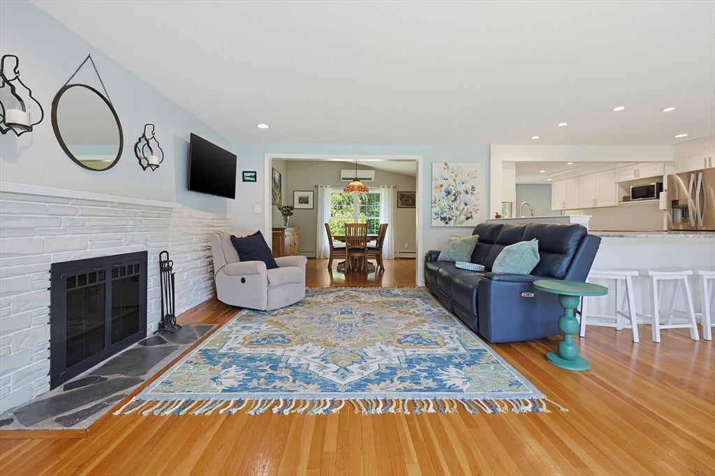 24 Old Post Rd, Walpole, MA, 24 Old Post Rd, Walpole, MA Photo #10