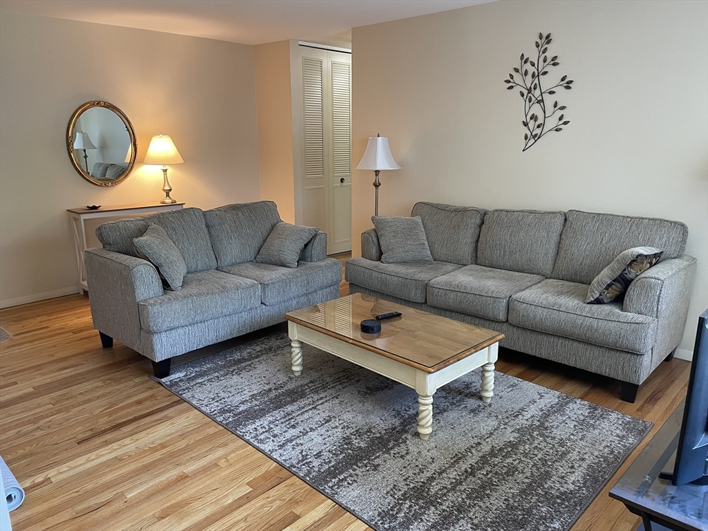 282 Regency Park Dr 282