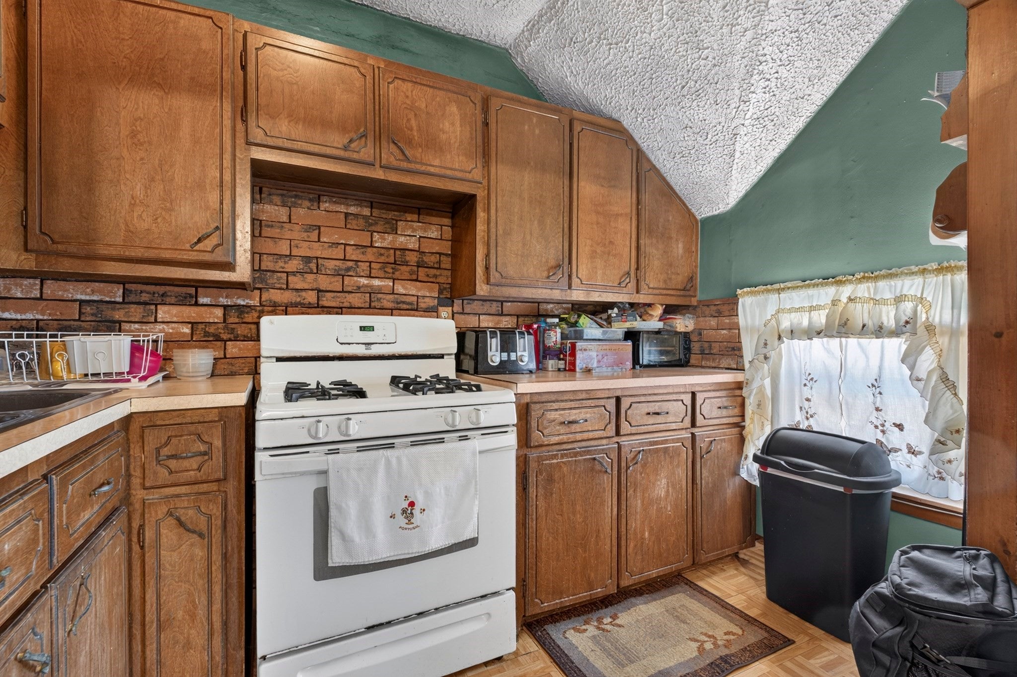 225 Haffards St, Fall River, MA, 225 Haffards St, Fall River, MA Photo #6
