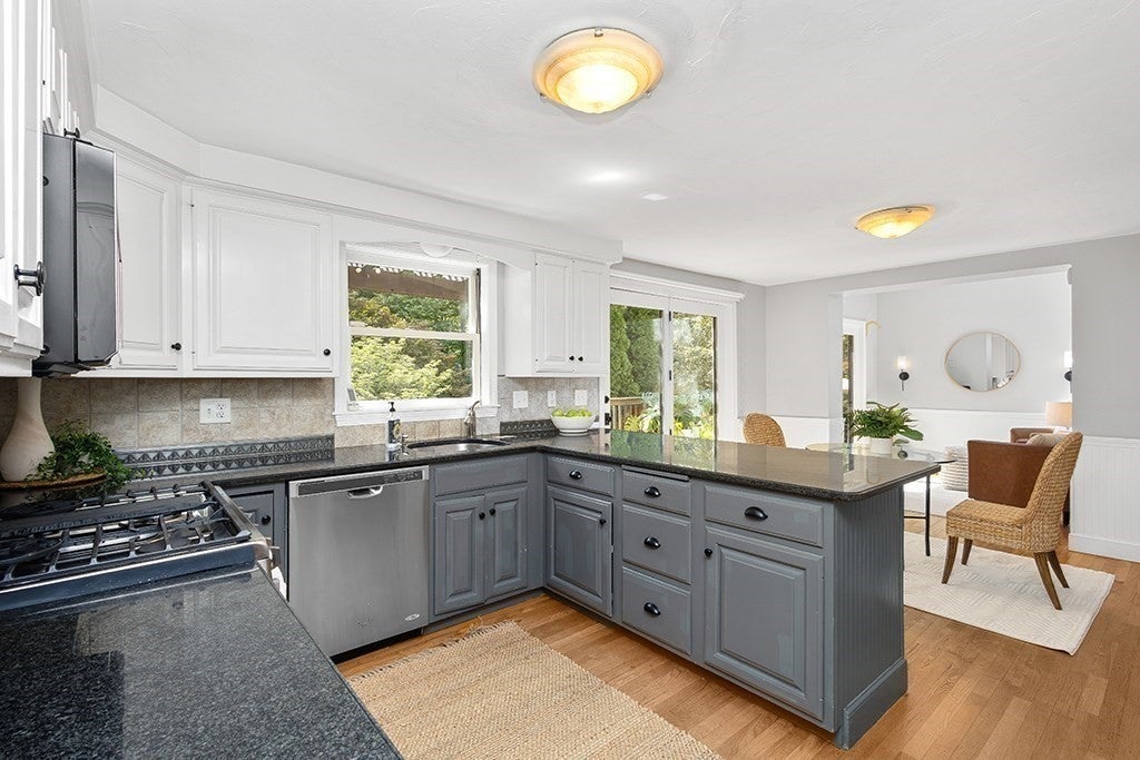 7 Pond St, Hopkinton, MA, 7 Pond St, Hopkinton, MA Photo #22