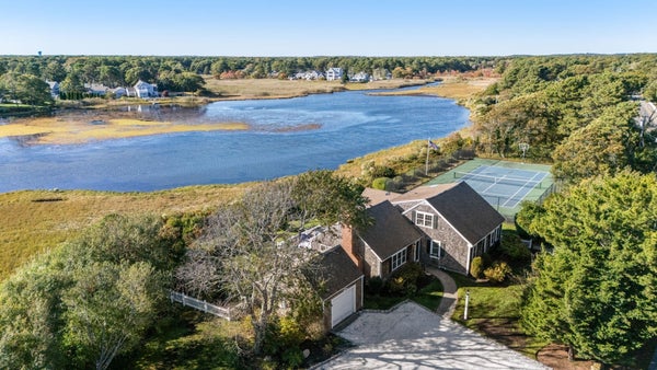 205 SOUTH ST, SOUTH YARMOUTH, MA 02664 - Image dfcce2a2ea07bae5bbad78bbd4d3f991/4197121225