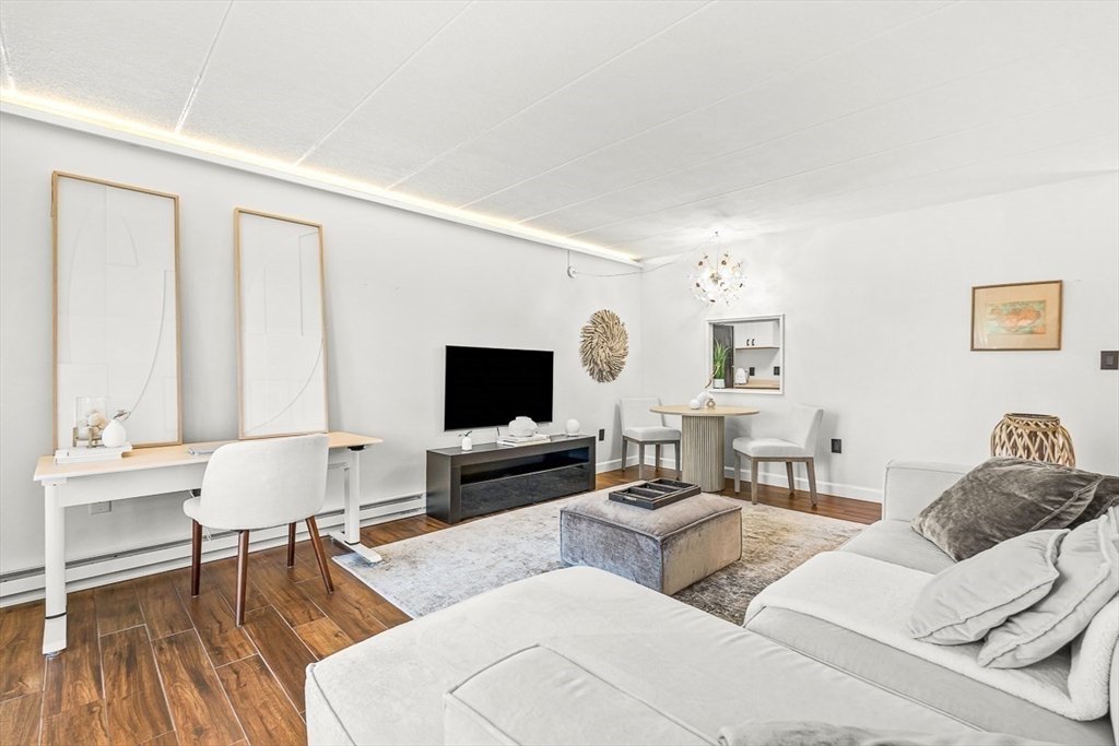 235 Winthrop St 2210