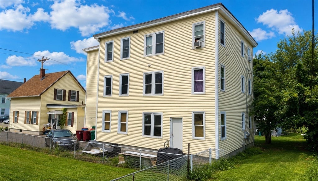 60 Andrews St, Lowell, MA Photo #20