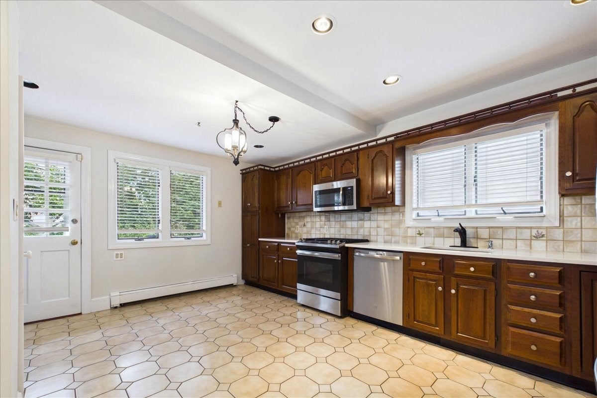 9 Granada Ave, Boston, MA Photo #19