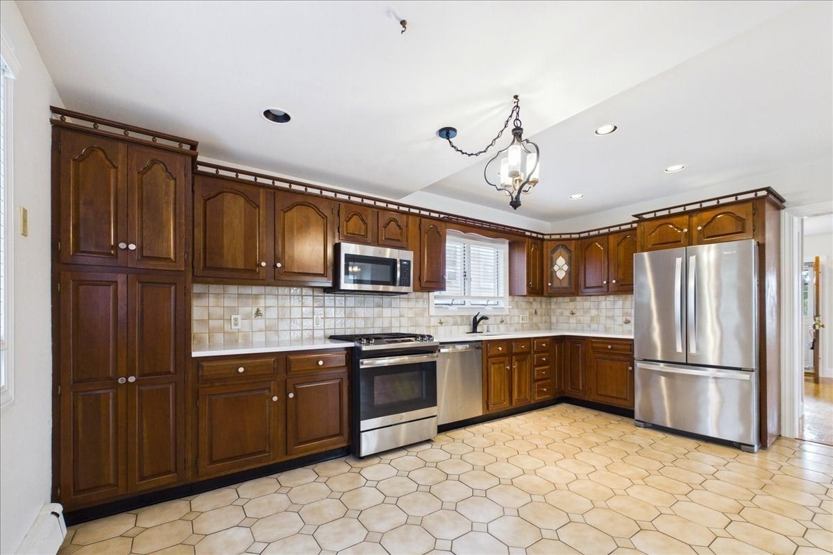 9 Granada Ave, Boston, MA Photo #17