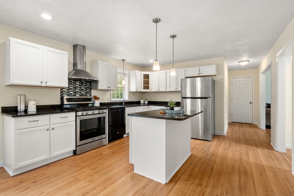 3 Moore Drive, Millbury, MA Photo #7