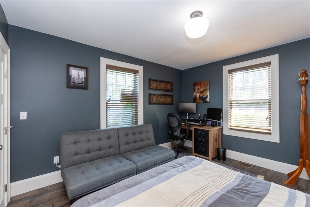 Waltham, Massachusetts 02453, United States, 3 Bedrooms Bedrooms, ,2 BathroomsBathrooms,Residential,Contingent,200045