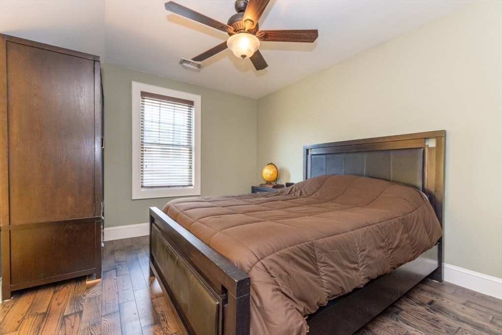 Waltham, Massachusetts 02453, United States, 3 Bedrooms Bedrooms, ,2 BathroomsBathrooms,Residential,Contingent,200045