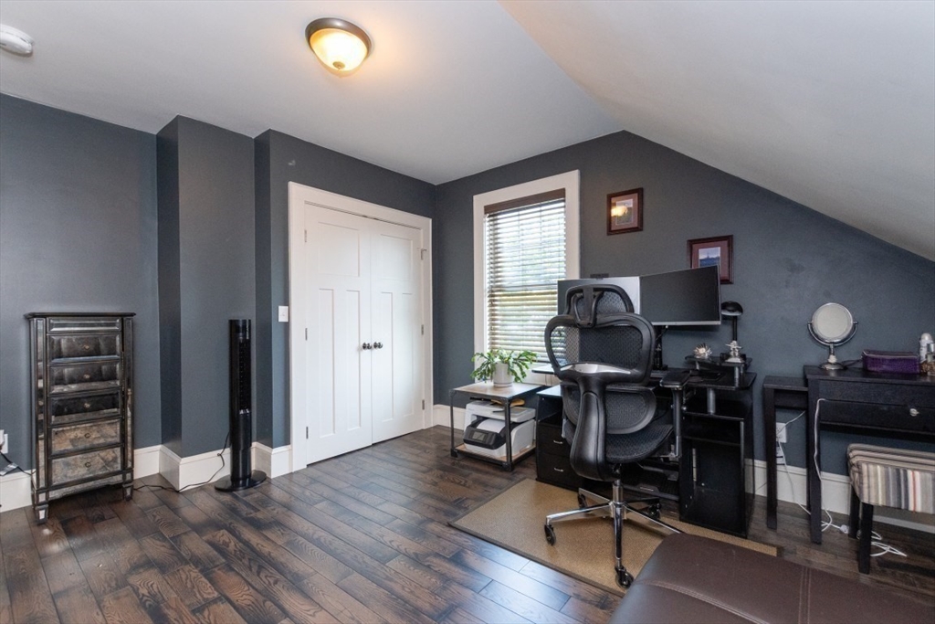 Waltham, Massachusetts 02453, United States, 3 Bedrooms Bedrooms, ,2 BathroomsBathrooms,Residential,Contingent,200045