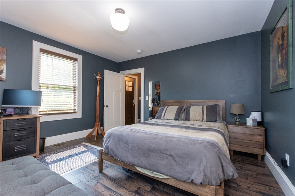 Waltham, Massachusetts 02453, United States, 3 Bedrooms Bedrooms, ,2 BathroomsBathrooms,Residential,Contingent,200045