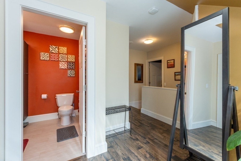 Waltham, Massachusetts 02453, United States, 3 Bedrooms Bedrooms, ,2 BathroomsBathrooms,Residential,Contingent,200045