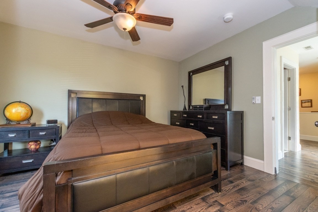 Waltham, Massachusetts 02453, United States, 3 Bedrooms Bedrooms, ,2 BathroomsBathrooms,Residential,Contingent,200045