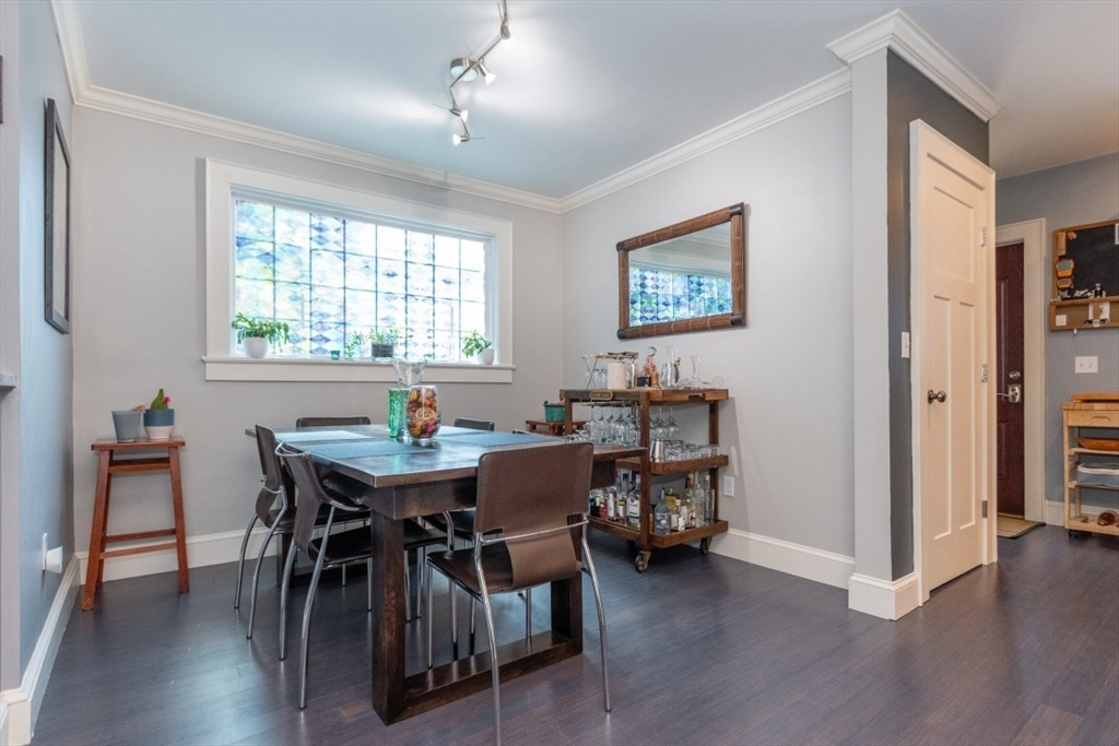 Waltham, Massachusetts 02453, United States, 3 Bedrooms Bedrooms, ,2 BathroomsBathrooms,Residential,Contingent,200045