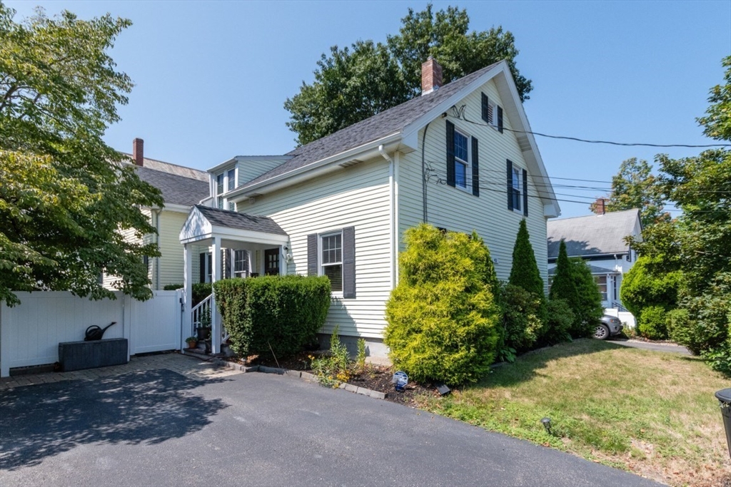 Waltham, Massachusetts 02453, United States, 3 Bedrooms Bedrooms, ,2 BathroomsBathrooms,Residential,Contingent,200045