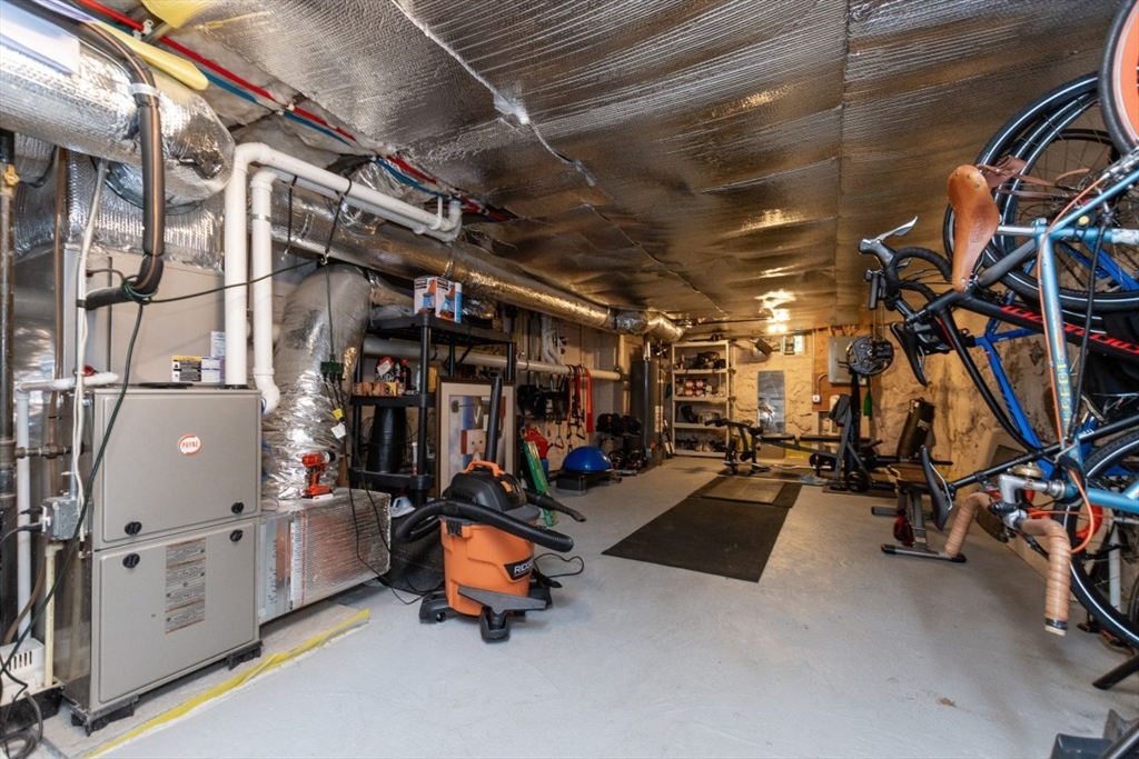 Waltham, Massachusetts 02453, United States, 3 Bedrooms Bedrooms, ,2 BathroomsBathrooms,Residential,Contingent,200045