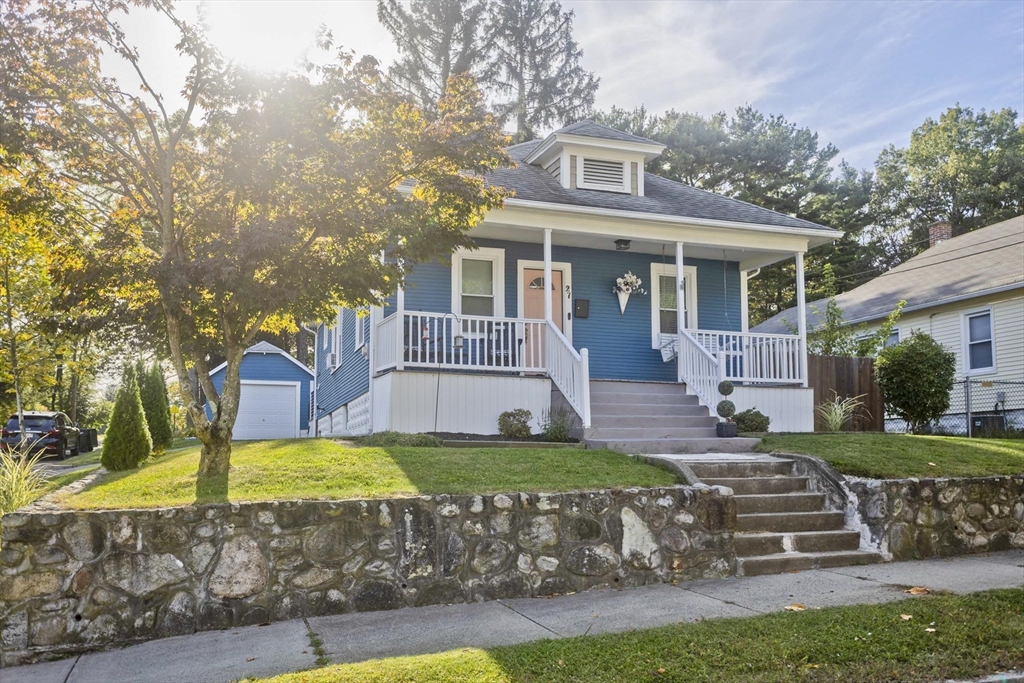 27 Goodwin St