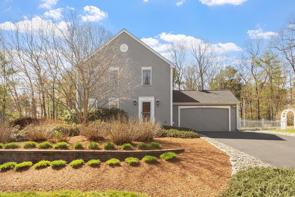 40 Longwood Dr