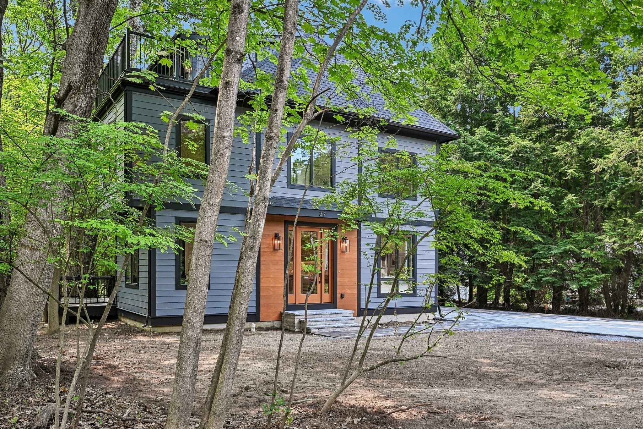 37 Moseley AVE