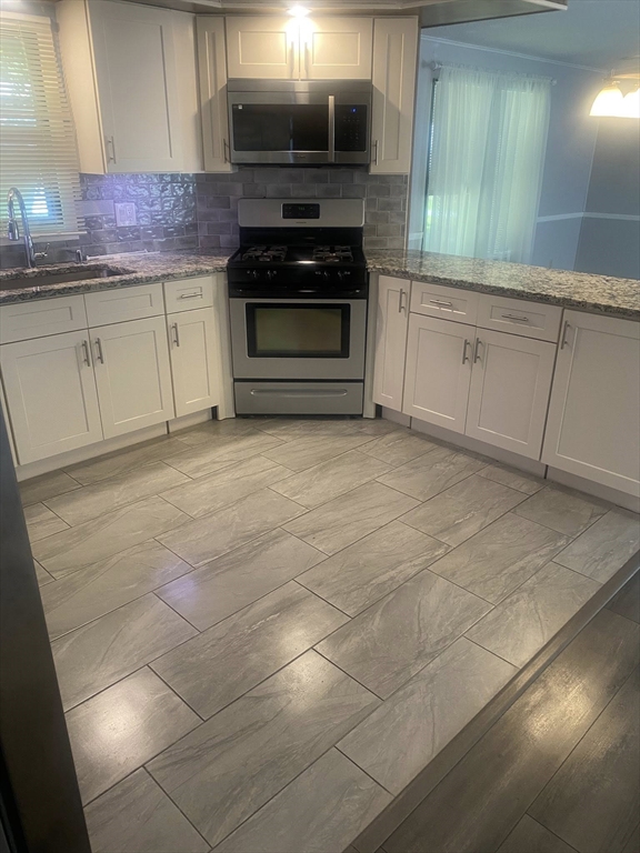 18 Parkwood Dr