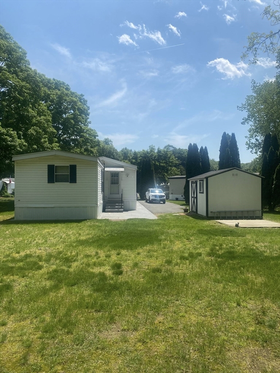 18 Parkwood Dr